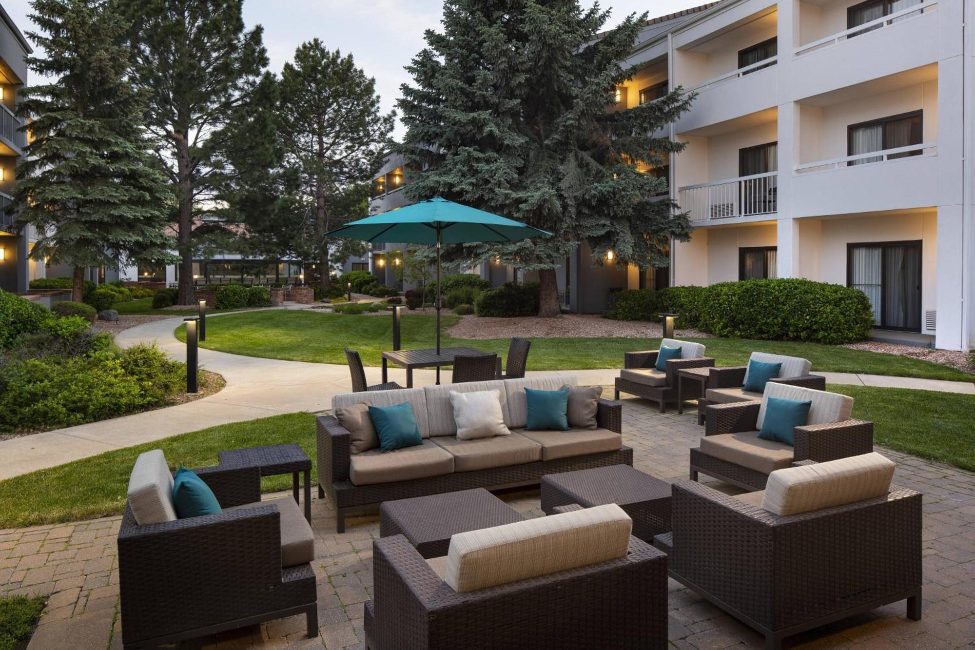 Отель Courtyard By Marriott Боулдер Экстерьер фото